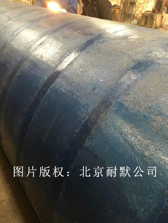 托辊表面采用耐磨陶瓷涂料制作涂层 托辊表面采用耐磨陶瓷涂料制作涂层
